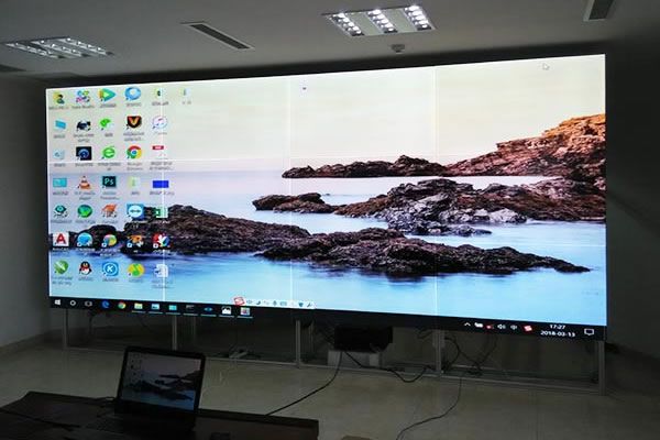 現(xiàn)代會(huì)議室使用0.88mm拼接屏好還是LED顯示屏好？