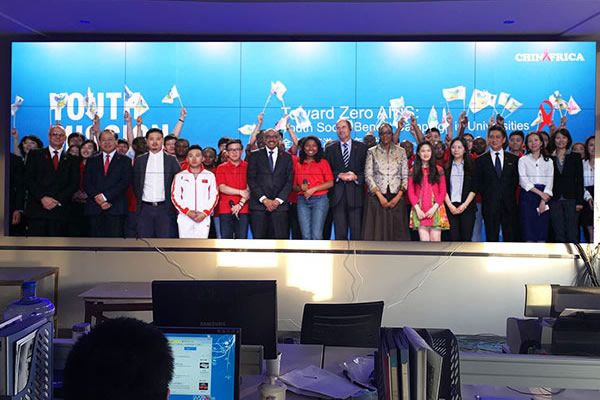 拼接屏怎么實(shí)現(xiàn)拼接顯示的？