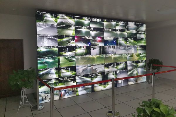 一塊拼接屏可以顯示多少路視頻監(jiān)控畫面？