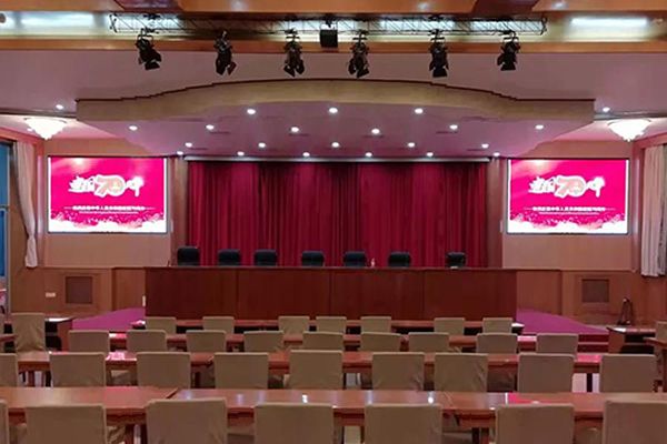 小間距LED顯示屏與無縫拼接屏區(qū)別在哪里？