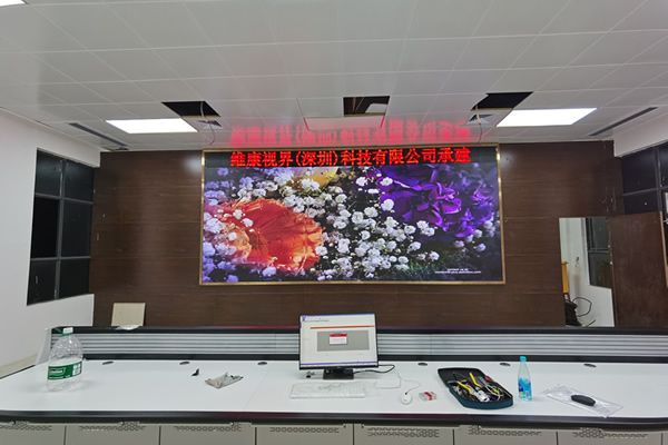 一套常見的室內(nèi)LED顯示屏系統(tǒng)包括哪些設(shè)備？