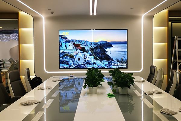 液晶拼接屏出現(xiàn)色差問題怎么解決？