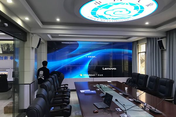 無縫拼接屏有什么特點(diǎn)，相比普通的液晶拼接屏有什么優(yōu)勢