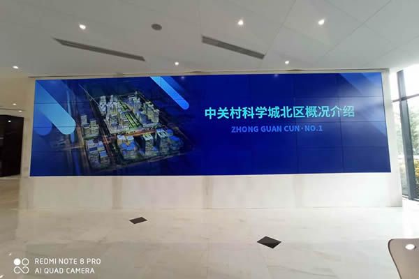 拼接屏是怎樣實(shí)現(xiàn)不變形拼接顯示的？