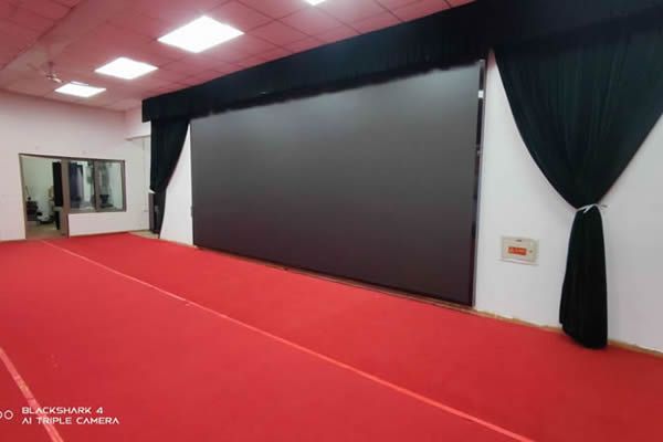 舞臺(tái)大屏哪種好，舞臺(tái)背景墻LED顯示屏設(shè)計(jì)方案