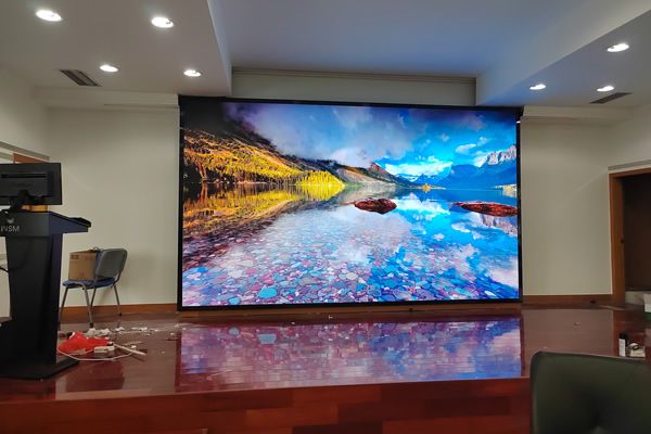 會(huì)議室大屏使用會(huì)議一體機(jī)好，還是LED顯示好？