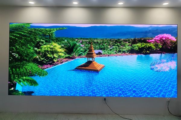 酒店宴會(huì)廳背景LED顯示尺寸多大合適？