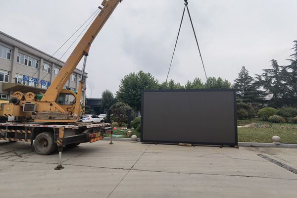 廣場LED大屏用哪種規(guī)格？