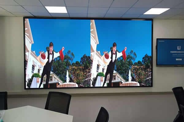 P0.9與P1.25 COB顯示屏深度技術對比分析報告