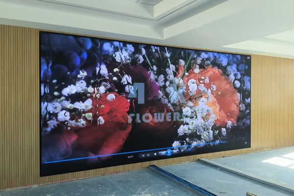 COB顯示屏P0.9相比P1.25有什么優(yōu)勢，COB技術(shù)有什么特點(diǎn)