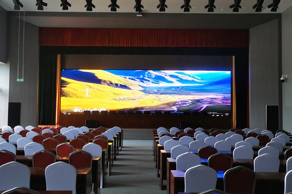 P0.9、P1.25、P1.53、P1.86、P2 LED顯示屏的合適觀看距離是多少？