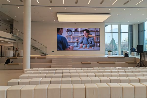 校園美育成果展受熱捧，LED顯示屏讓藝術(shù)教育更鮮活